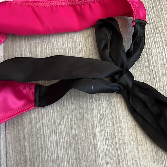 Victoria’s Secret VERY SEXY
Tease Side-Tie Cheeky Panty - Picture 3 of 7